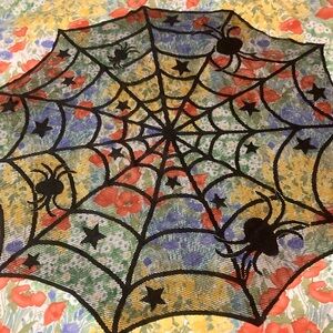 Mesh Spiderweb Tabletop Halloween Decor